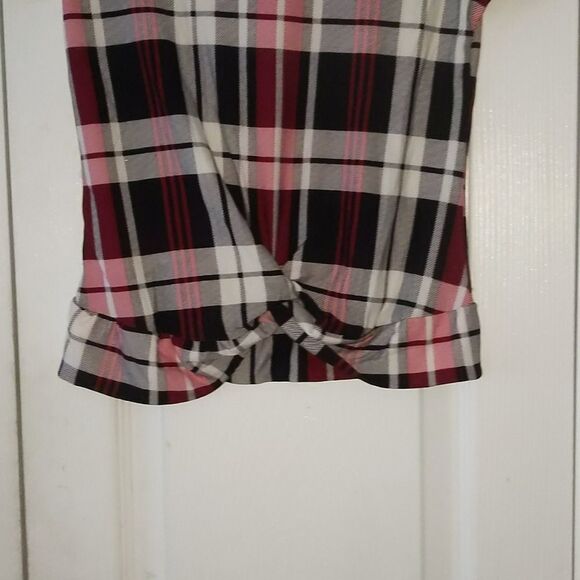 Rue 21 red black plaid shirt Sz XS NWOT - Picture 2 of 5